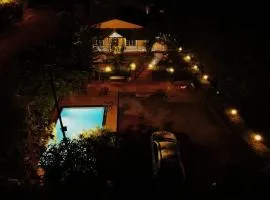 Lifeline Villas - Valley View Luxurious 3bhk Surrounded by strawberry farms