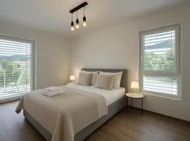 Simcity VI I Central park with Air Con, garage,balcony and self check-in