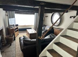 Character 3 Bed Cottage, Close to Waters edge, Parking, hotell i Looe