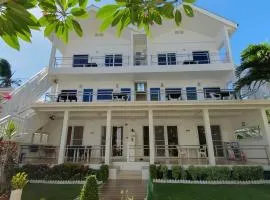 ClubBoracay Apartelle
