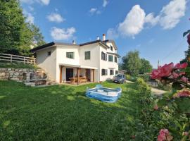 Villa Prada Beauty through pastures and Lake Garda, hotel v destinaci Castelletto di Brenzone