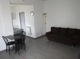 Nice modern house, bright and quiet assured