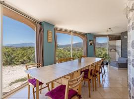 Gite avec dortoirs, hotel in Rigarda