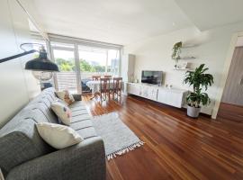 Barcelona Forum Pool and Parking included and Beach 5min、サン・アドリア・デ・ベソスのホテル