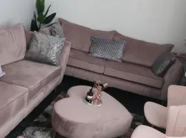 Wolverhampton City Centre - 1-Bed Flat - Sleeps 3