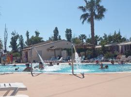 Azur072, Hotel in Fréjus