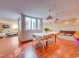 Spacious, quiet flat in the heart of Bordeaux
