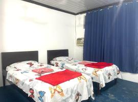 Cherry Travellers Inn, hotel in Sampong