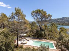 Vistas incre&iacute;bles al pantano de Entrepe&ntilde;as, chal&eacute; alpino em Guadalajara