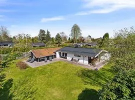 Holiday Home Gunnil - 1km from the sea by Interhome
