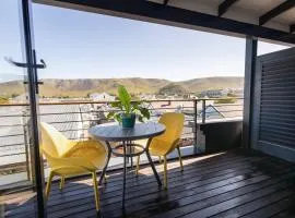 Mountain-View Studio Apartment, Hermanus Waterfront - Apt 6