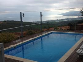 הבקתות של רחל, guest house in Kahal