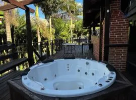 Casa com hidro privativa e área gourmet próximo ao Centro