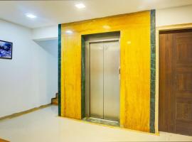 Super Collection O Vardhan Plaza, hotel v destinaci Yerandwane