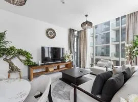 Luxurious 1 BR in District One Beach Access