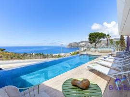 Exquisite Luxury Villa, hotel in La Herradura
