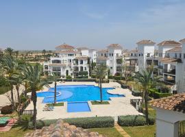 Exclusive Silent & Sunny Top Floor Apartement, 2 Pools & Golfview, hotel in Roldán