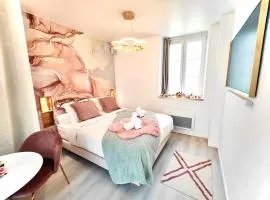 RoseMarine by MRODBNB - Escapade Romantique - Appart Neuf- 25m Plage & Resto - Ciné - Popcorn - Ciel de Pluie XXL