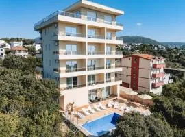ARA Lux Apartments