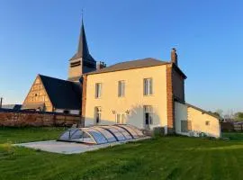 Presbytère avec piscine chauffée