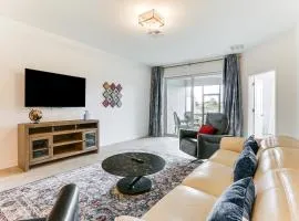 15 Mi to Downtown Fort Myers Golf Getaway