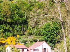 Chez Nicole et Patrick, hotel vicino alla spiaggia a Chouvigny