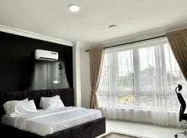 Sleek Luxury 1 Bedroom Apartment