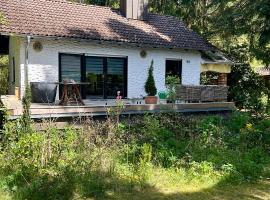 Haus mit Sauna am Waldrand - Nähe Brombachsee Altmühlsee, vila v destinaci Windsbach