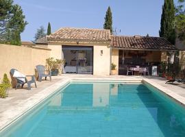 chambre d hotes la dragonne, place to stay in Maubec