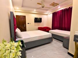 Blue Sky Hotel, hotel near Allama Iqbal International Airport - LHE, Lahore