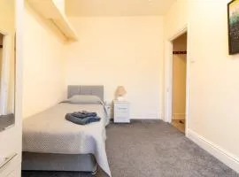 Thornbury Guest House Room 6