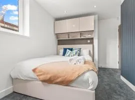Contemporary Comfort Steps from Ricoh Arena