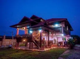 HuanKhumMaung LaPoon