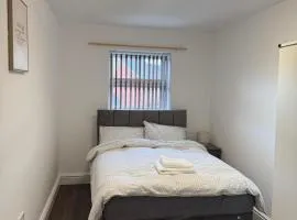 EM Homes-Room1
