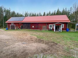 Cozy Apartment In Sk&auml;rblacka With Wifi, spahotell i Sk&auml;rblacka