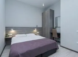 Seven Apart Hotel