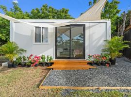 Eco-Friendly Glamping with Private Pool, luxusn&iacute; kemp v destinaci Las Palmas