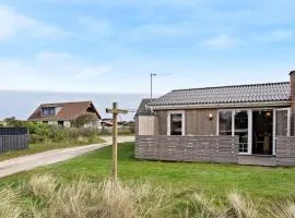 2 Bedroom Cozy Home In Thisted