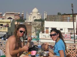 Hotel Sai Palace Walking Distance From Taj Mahal--View of Taj Mahal: Agra'da bir otel