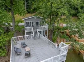 Waters Edge Hideaway Lakefront Pet Friendly