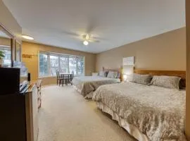 Fernie Ski Bike Fish Double Queen Room on the River