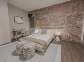Stylish Downtown 2 Bedroom