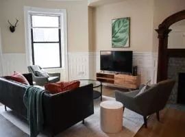 Lovely Fenway 1br in Historic Boston Building