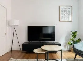 Modern 1BRs steps from Boston Common and South End