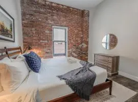 Parking Available Fully Furnished 4 Bed 2 Bath Flat