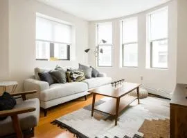 Delightful Downtown Boston 2bed 2bath Apartment