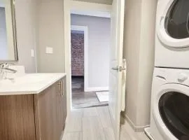 Pet Friendly 3 Bed 2 Bath steps to Beacon Hill