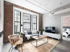 Large Loft Steps From Boston Common