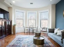 Classic furnished 1BR in Fenway in Brownstone Bldg