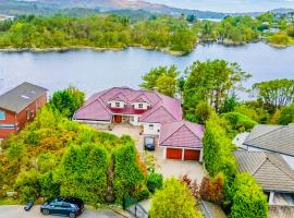 Waterfront Villa w/Boat&kayaks. 15min from Bergen, villa in Foldnes